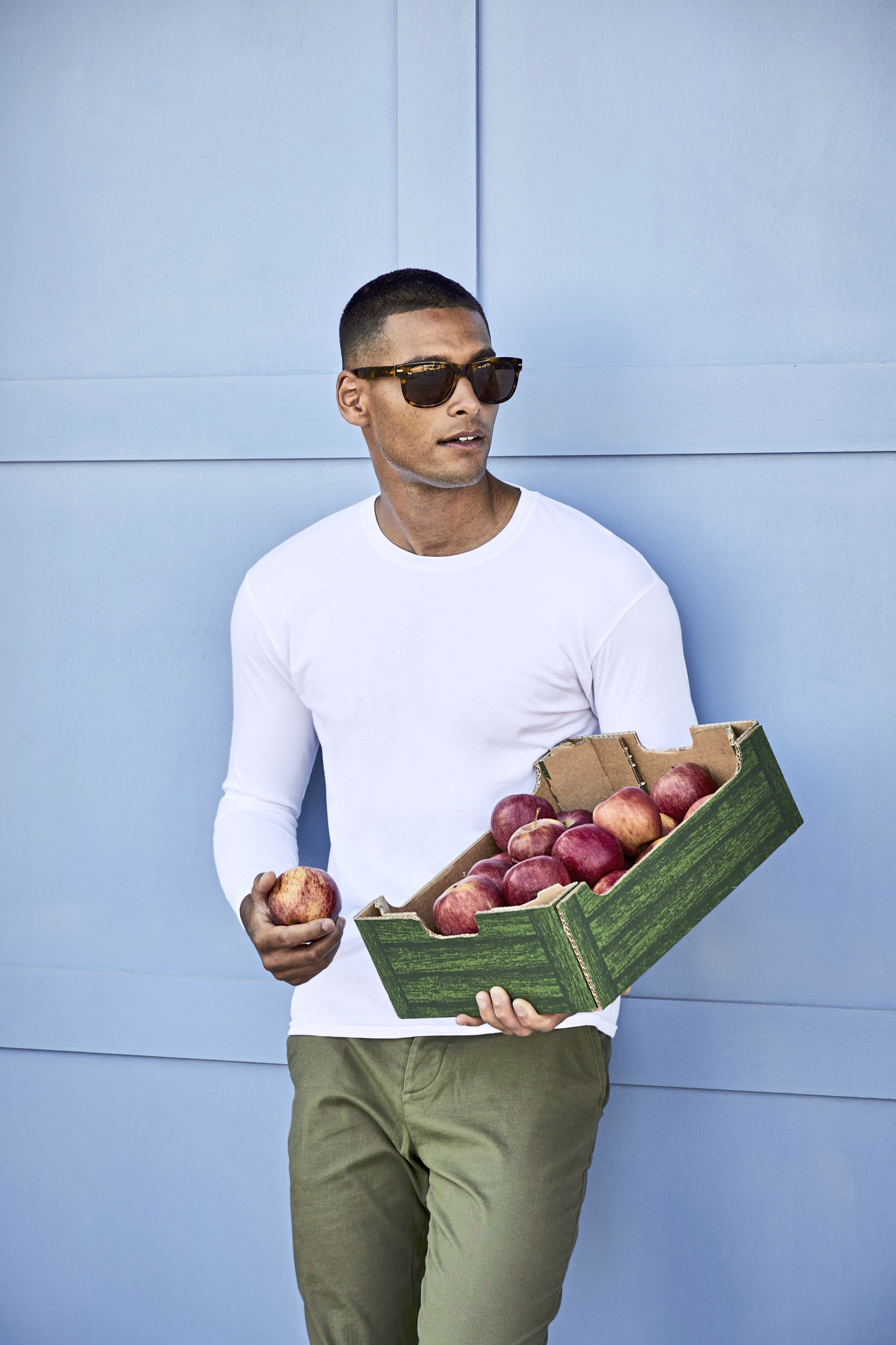 Fruit of the Loom Iconic 150 Long Sleeve T Modellbild