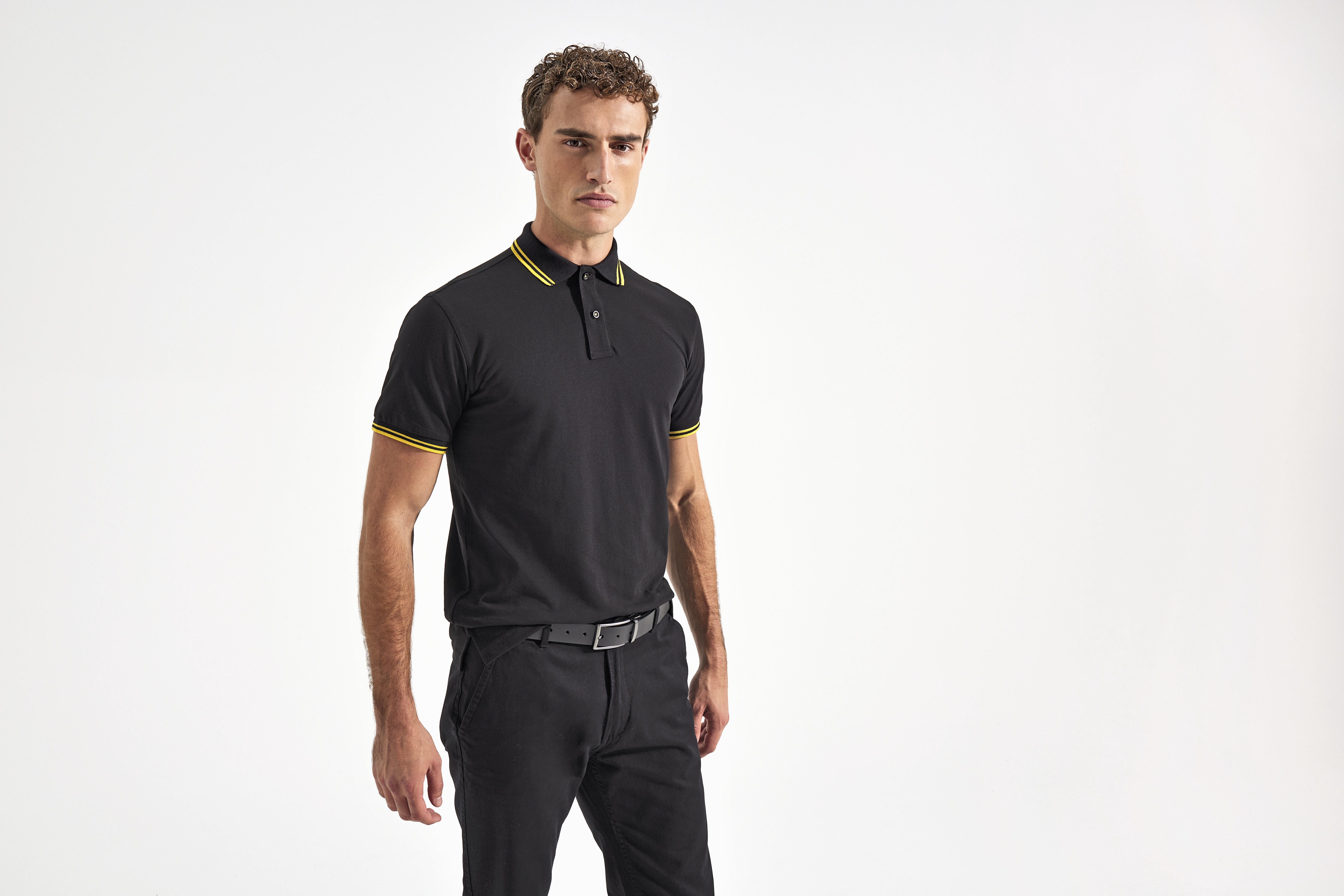Herren Classic-Fit Poloshirt mit Kontraststreifen