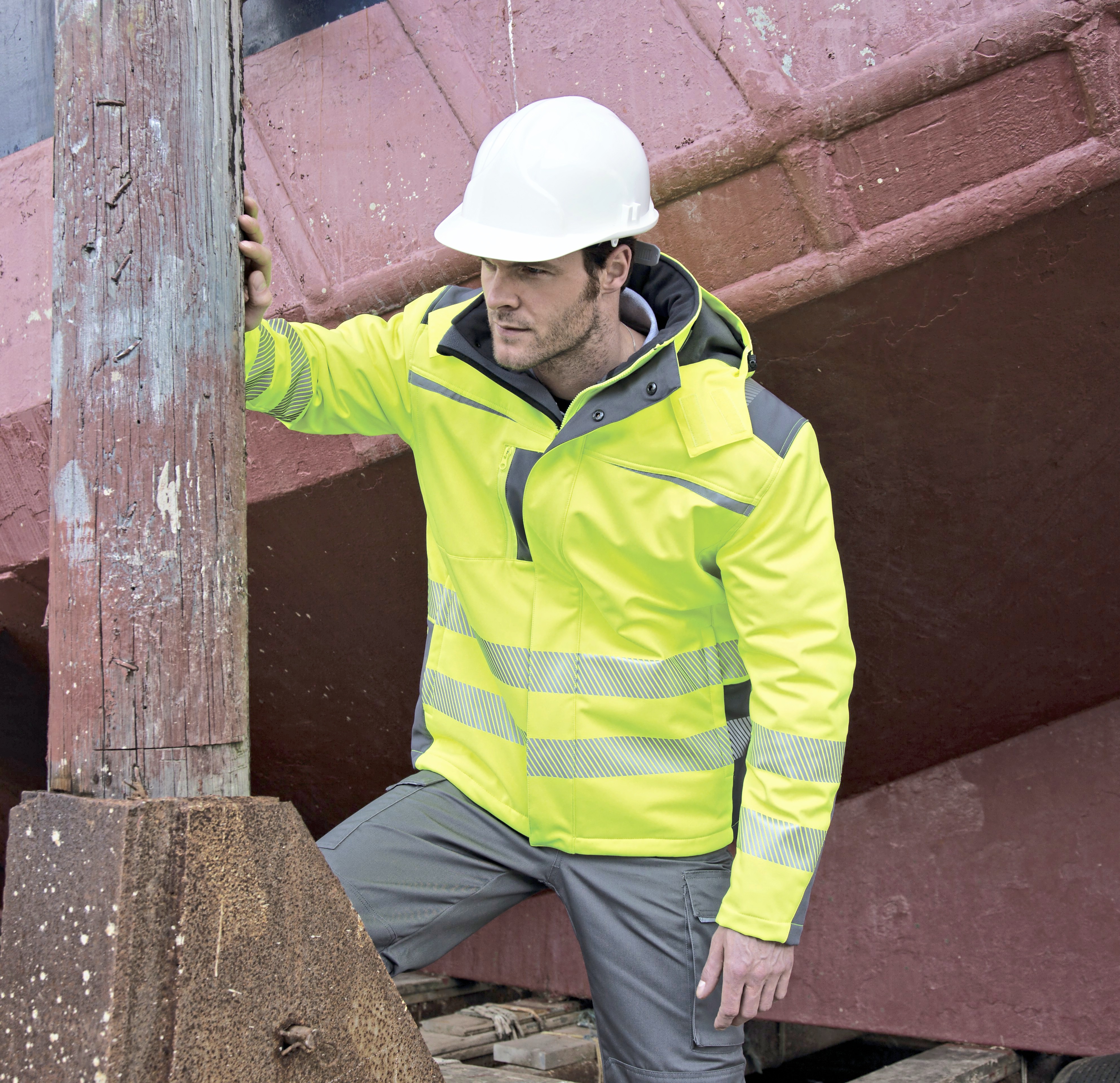 Dynamic Softshell Coat